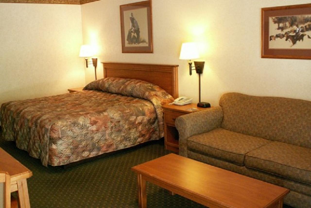 White River Hotel 2*