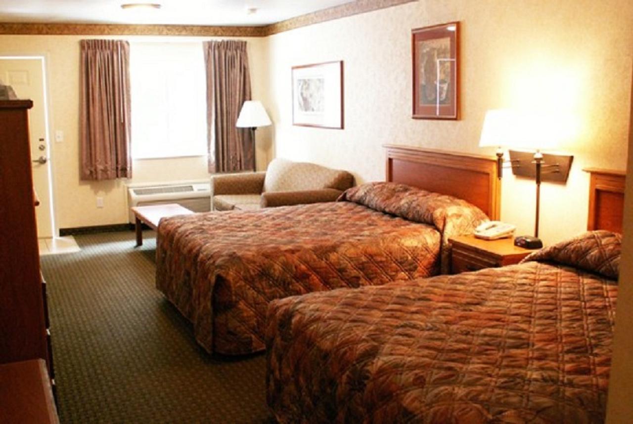 Hotel White River 2*