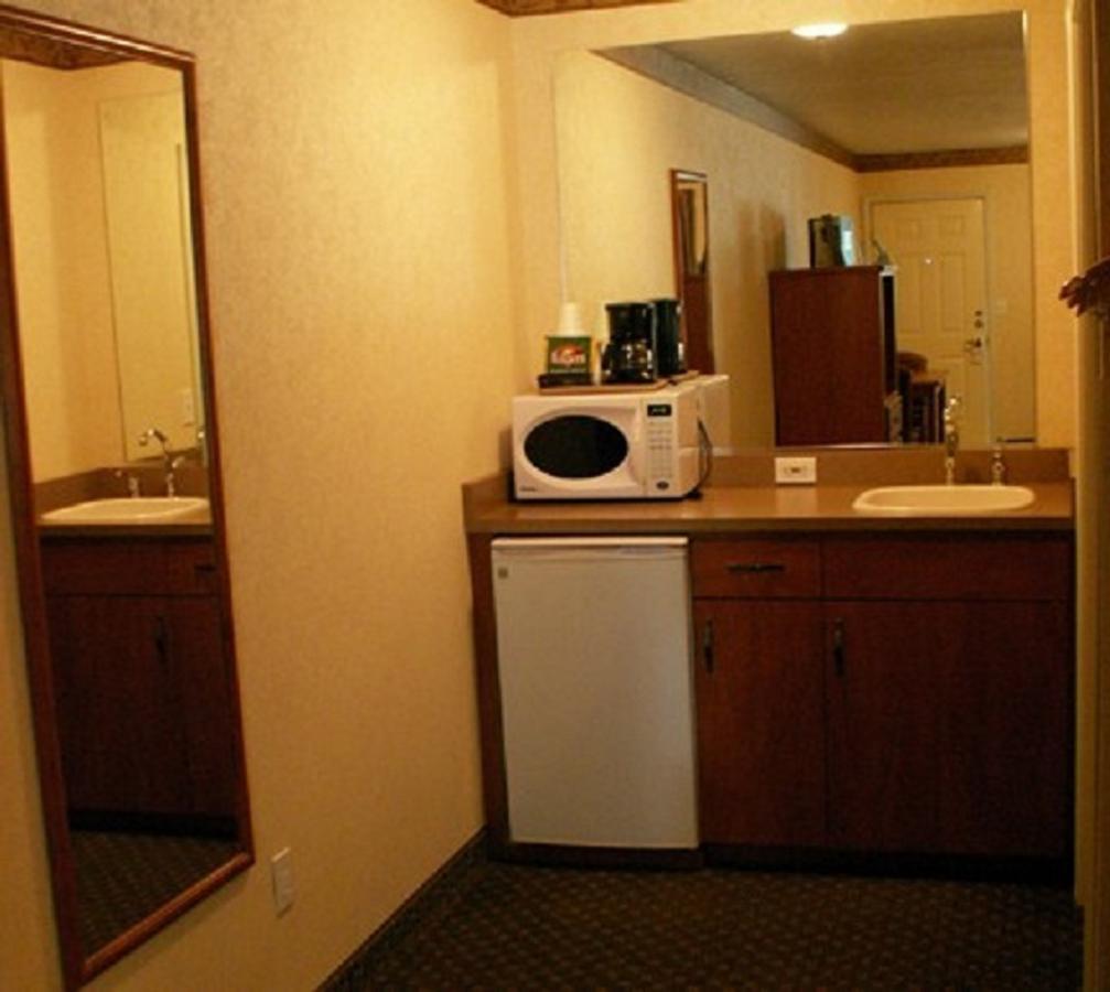 Hotel White River Meeker